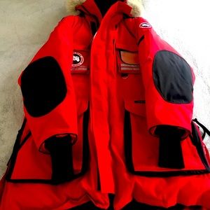 Canada Goose Snow Mantra Parka